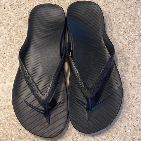 Archie’s flip flops, size men’s 10/women’s 11 , black - Picture 1 of 4